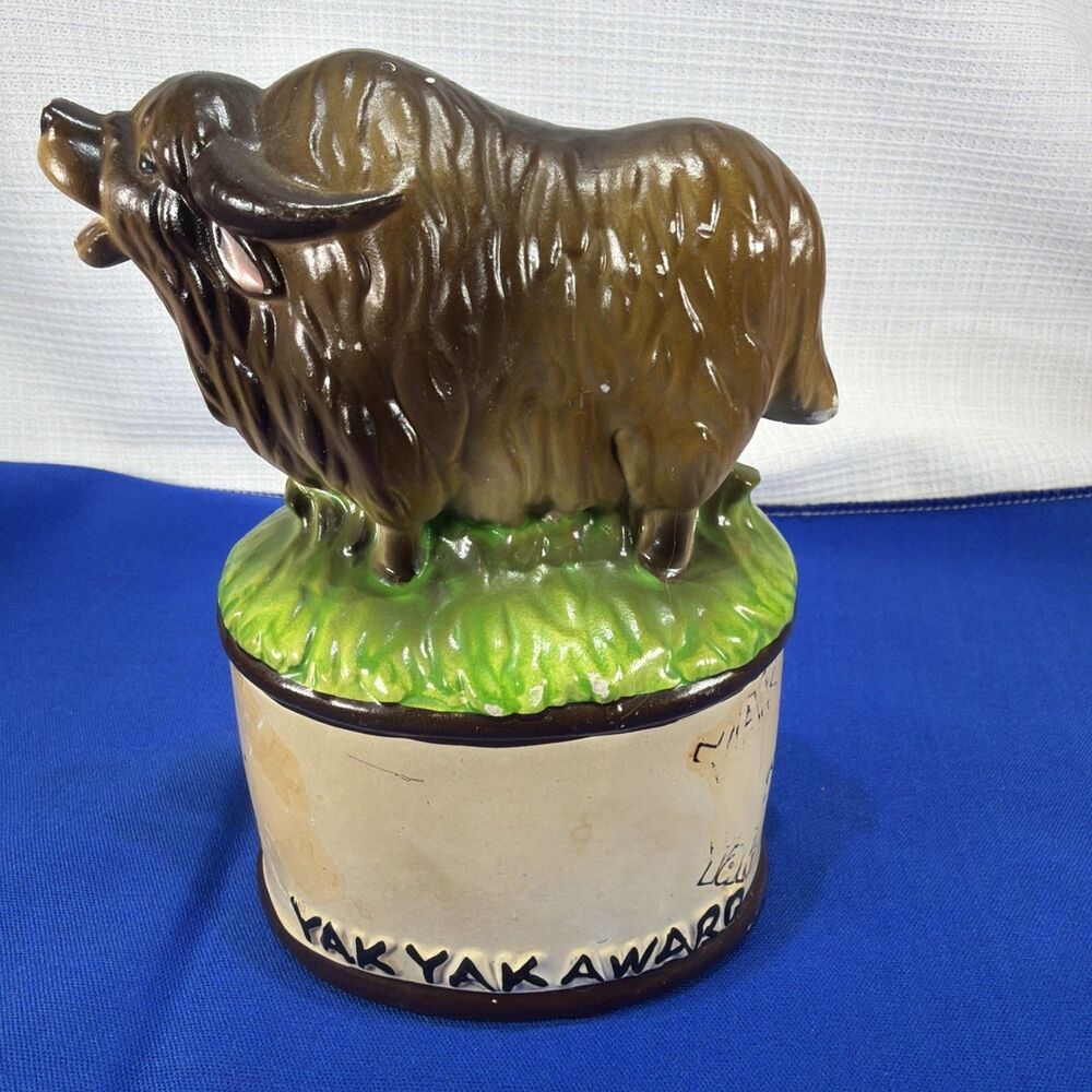 Vtg 1977 Spencer Gifts Yak Yak Award Ceramic Bank As Is Worn Decal Paint Chips